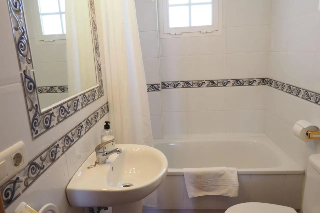 Nerja Paradise Rentals - Villa Buganvilla 0*,  إسبانيا